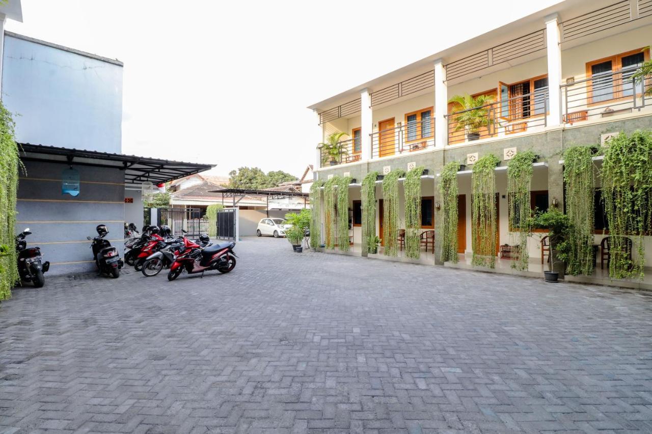 Khatarina Female Residence Maguwo Bagian luar foto