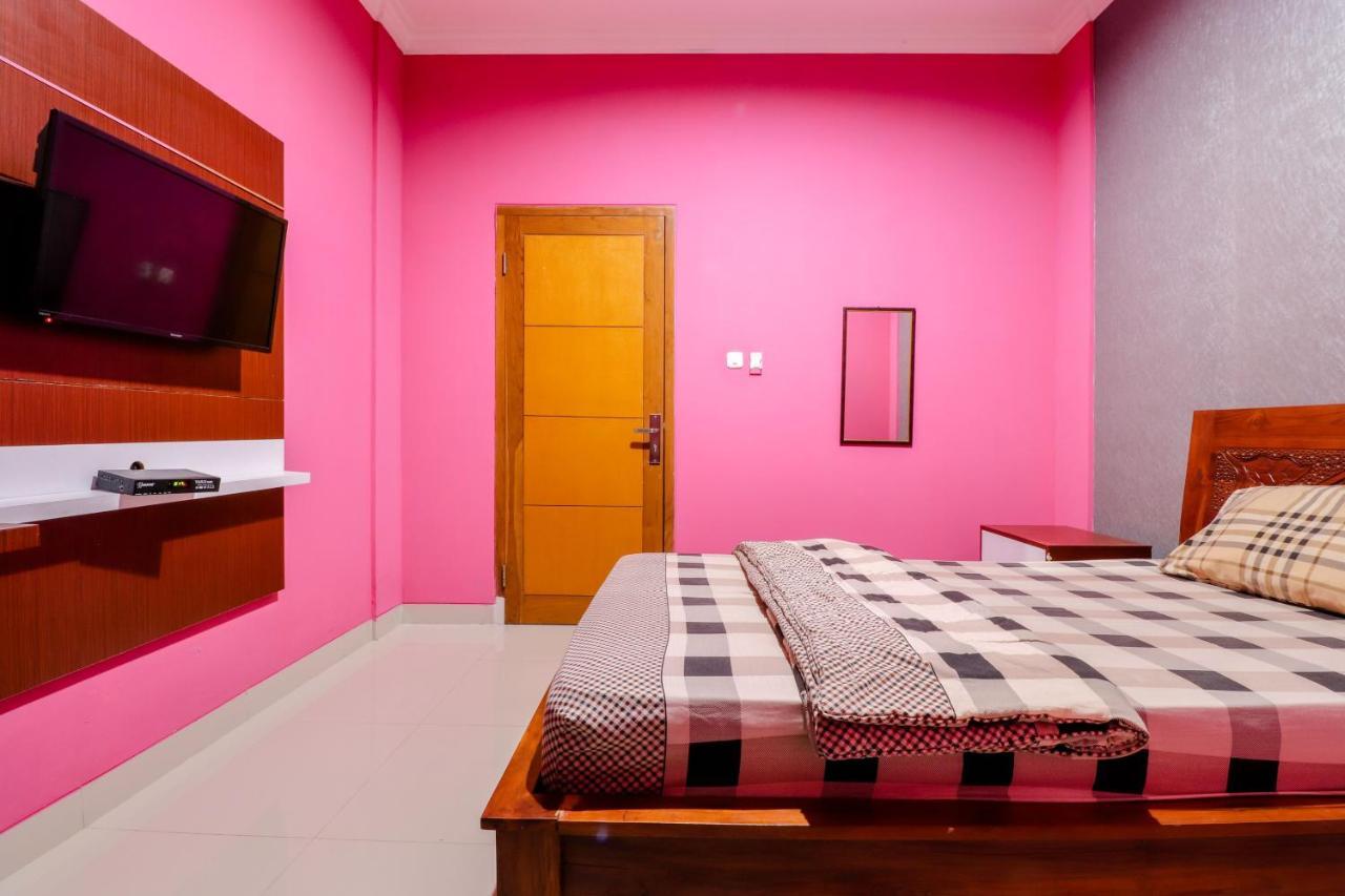 Khatarina Female Residence Maguwo Bagian luar foto