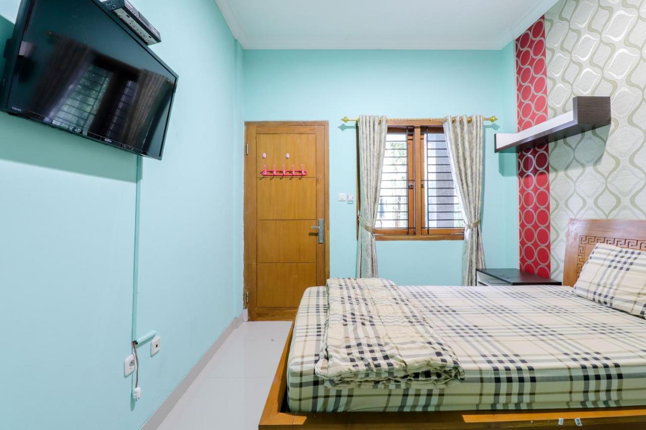 Khatarina Female Residence Maguwo Bagian luar foto