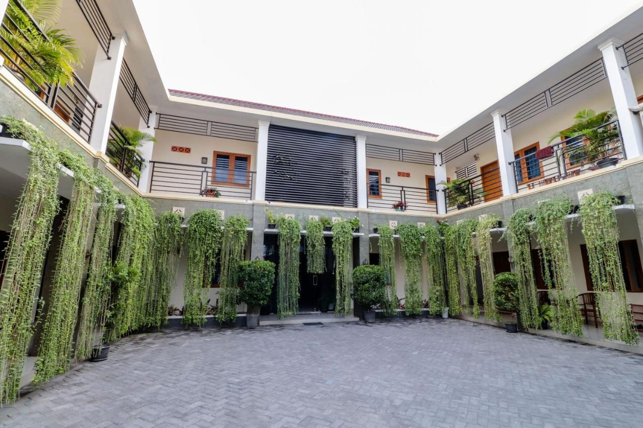 Khatarina Female Residence Maguwo Bagian luar foto